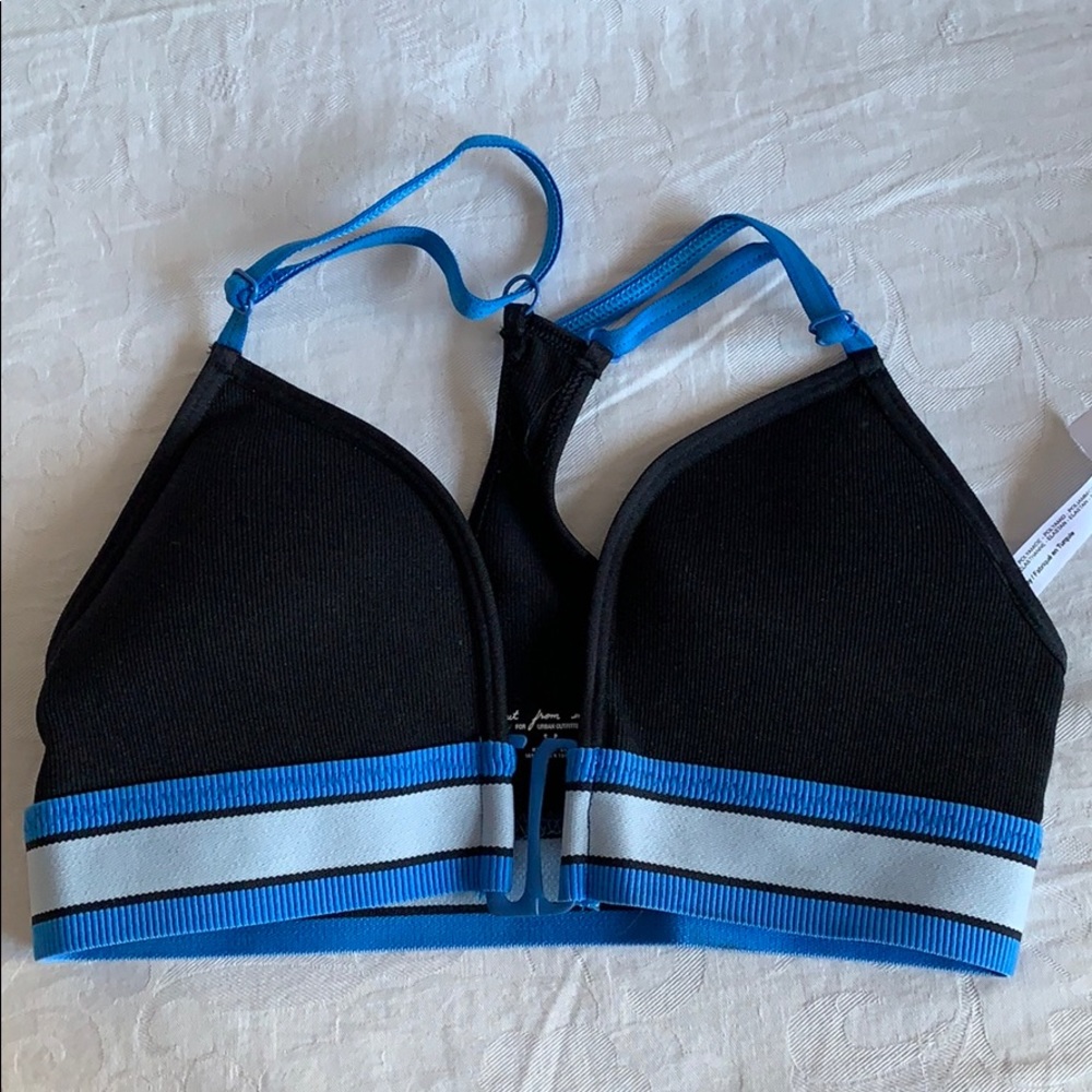 URBAN HOOK BRALETTE